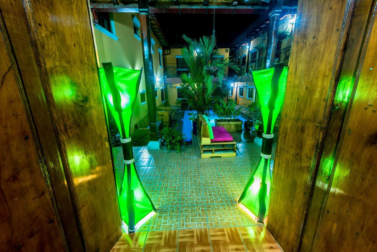 Fullmoon Hotel グラナダ エクステリア 写真